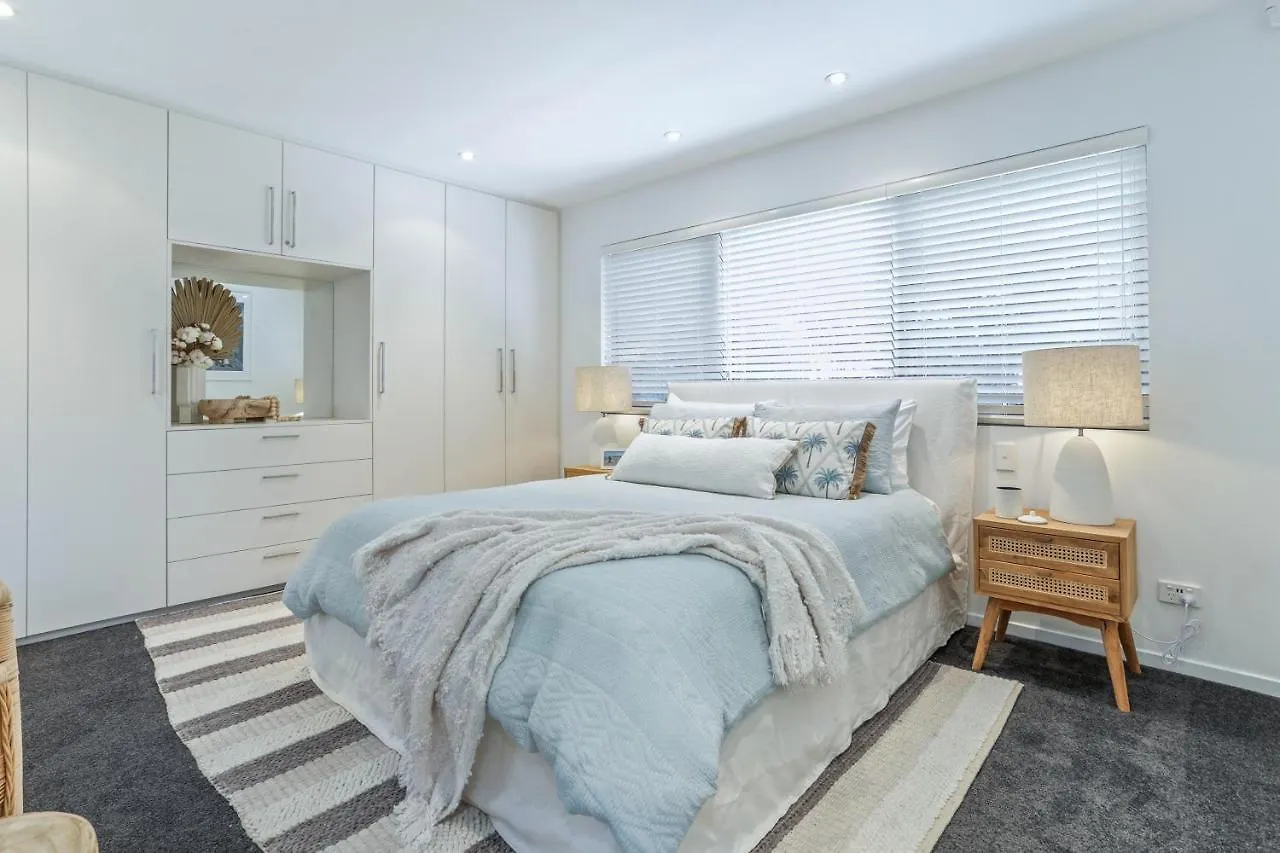 Luxe Coastal Village Home, Peregian Beach 0*,